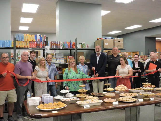 Community Bread Basket welcomes guests to new location